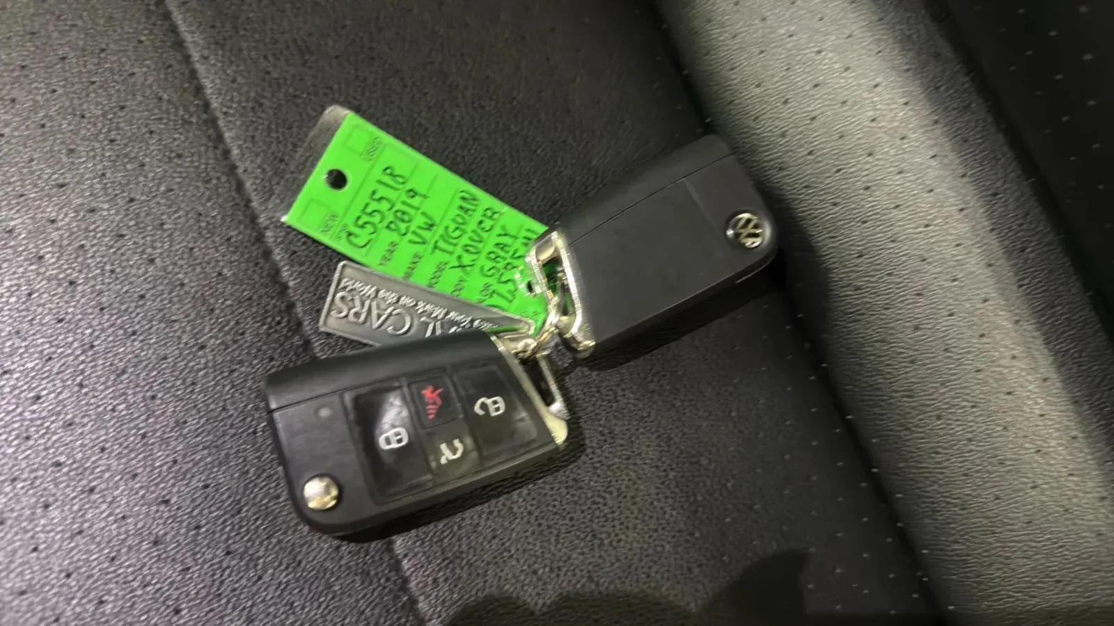 Used 2019 Volkswagen Tiguan SE FWD image 32