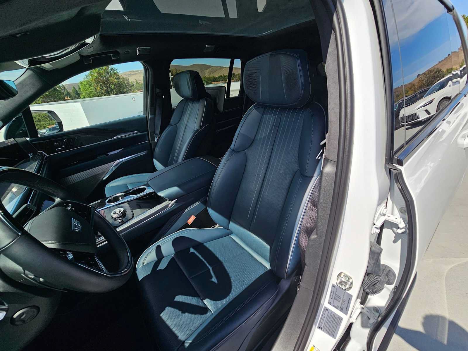 Used 2025 Cadillac Escalade IQ Sport 2 AWD/4WD image 25