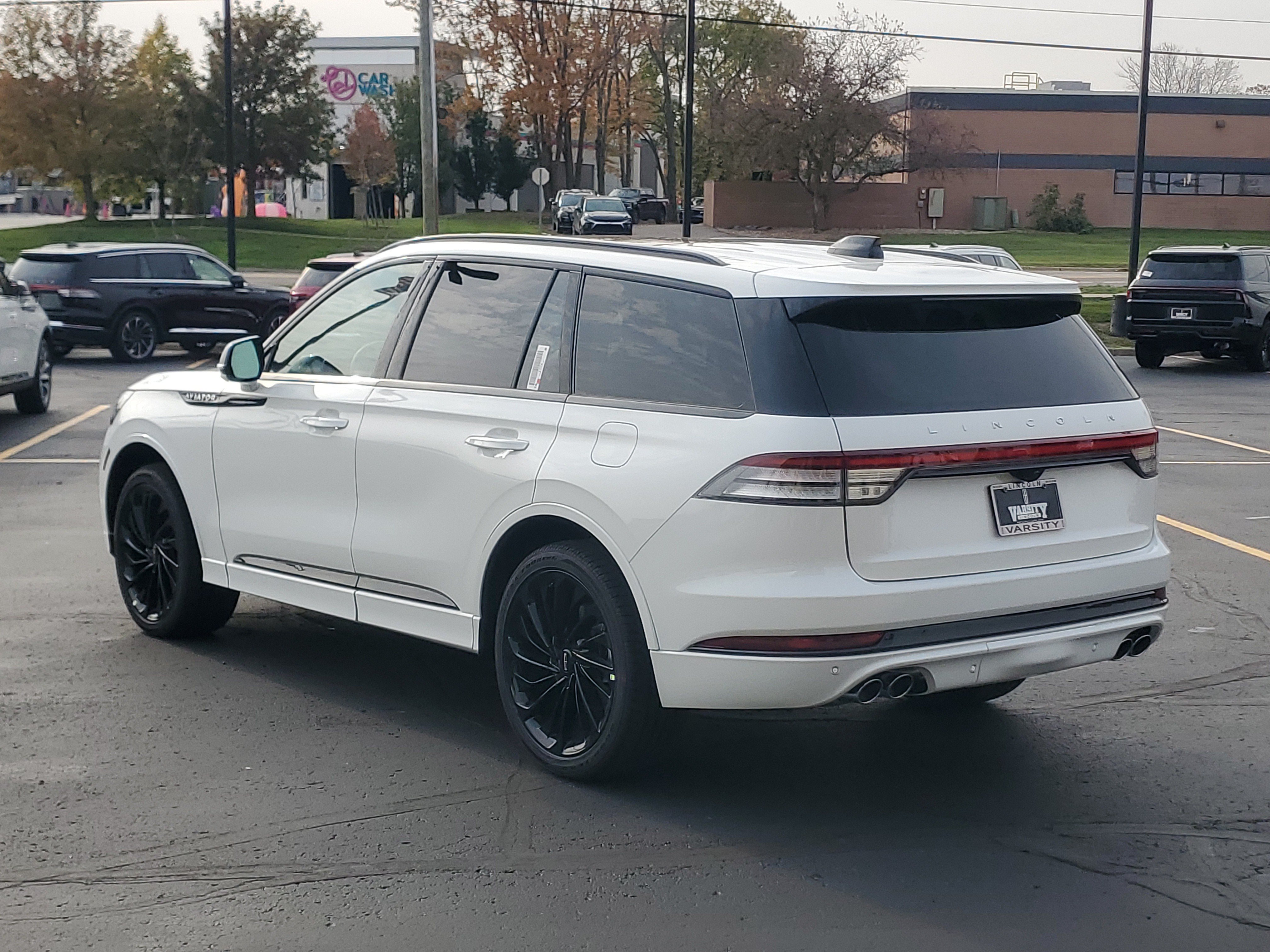 New 2027 Lincoln Aviator Reserve w/ Jet Appearance Package AWD/4WD image 3