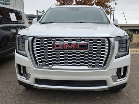 Used 2023 GMC Yukon Denali w/ Advanced Technology Package image 2