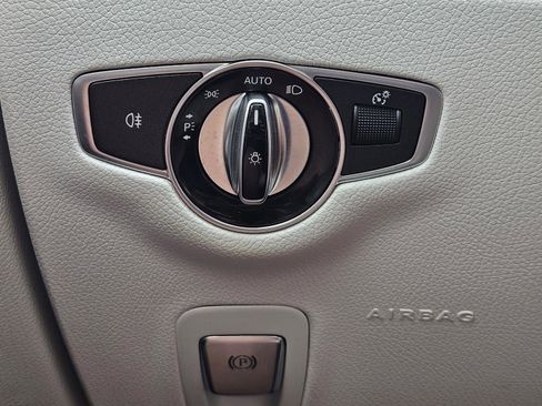 Used 2023 Mercedes-Benz E 350 Sedan image 22