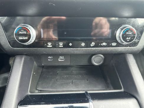 Used 2024 Mitsubishi Outlander ES AWD/4WD image 14