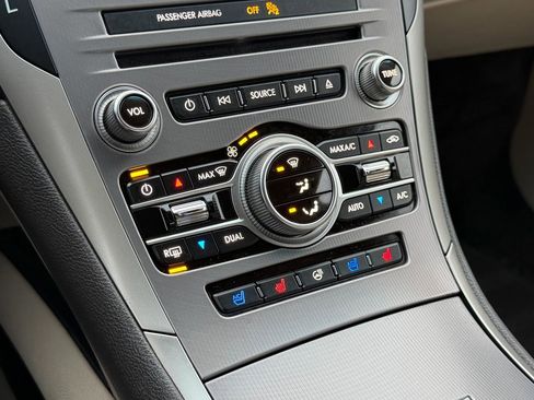 Used 2017 Lincoln MKZ Reserve w/ Climate Package image 18