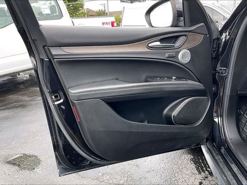 Used 2018 Alfa Romeo Stelvio Ti AWD/4WD image 22