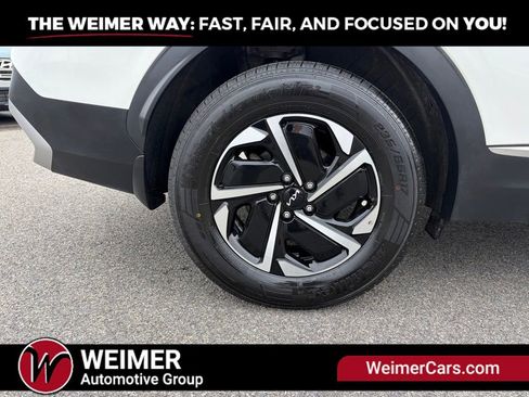 Used 2024 Kia Sportage LX AWD/4WD image 11