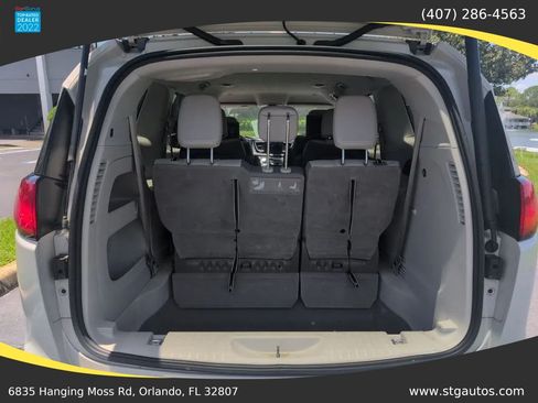 Used 2017 Chrysler Pacifica Touring-L Plus FWD image 32