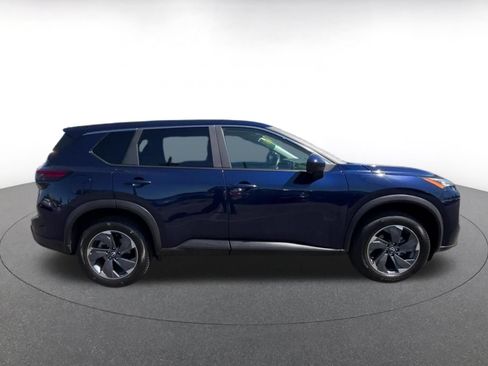Used 2025 Nissan Rogue SV FWD image 16