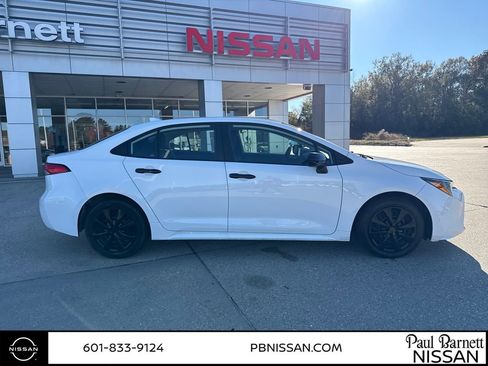 Used 2024 Toyota Corolla LE image 4