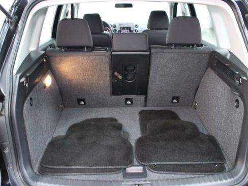 Used 2017 Volkswagen Tiguan Limited w/ Alloy Wheels Package image 19