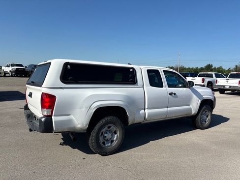Used 2016 Toyota Tacoma SR RWD image 3