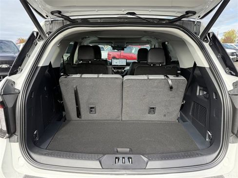 New 2026 Ford Explorer Active w/ Active Comfort Package image 4