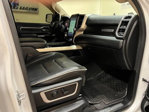 Used 2020 RAM 1500 Laramie image 37