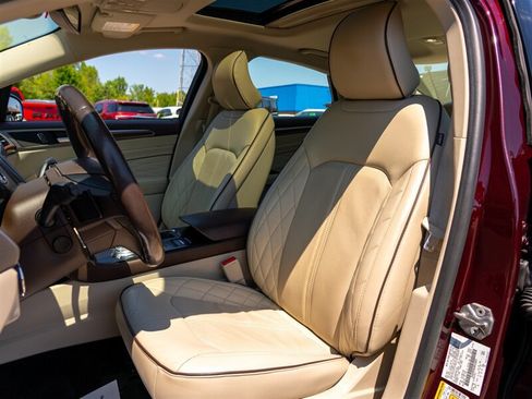 Used 2017 Ford Fusion Platinum AWD/4WD image 18