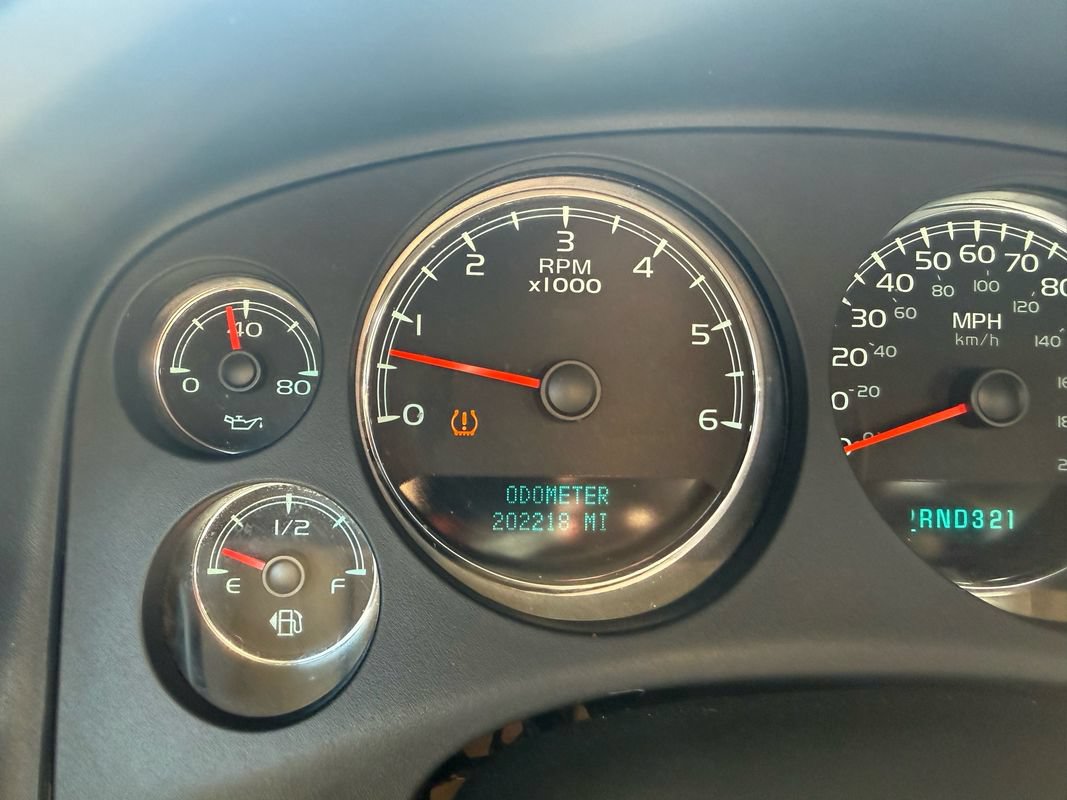 Used 2008 Chevrolet Suburban LT w/ LT Preferred Equipment Group AWD/4WD image 14