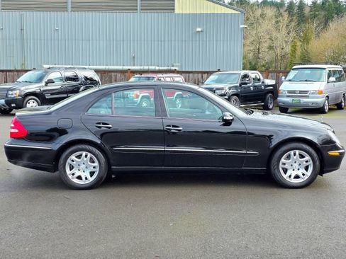 Used 2005 Mercedes-Benz E 320 4MATIC Sedan image 8