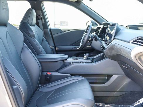 Certified 2026 Lexus TX 500h AWD w/ Technology Package image 19