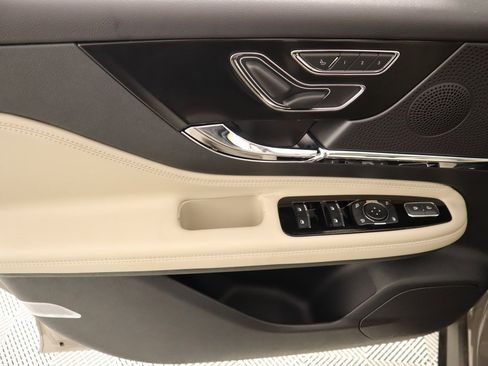 New 2025 Lincoln Corsair Reserve image 17