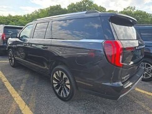 Used 2025 Ford Expedition Max Platinum w/ Driver's Package AWD/4WD image 6