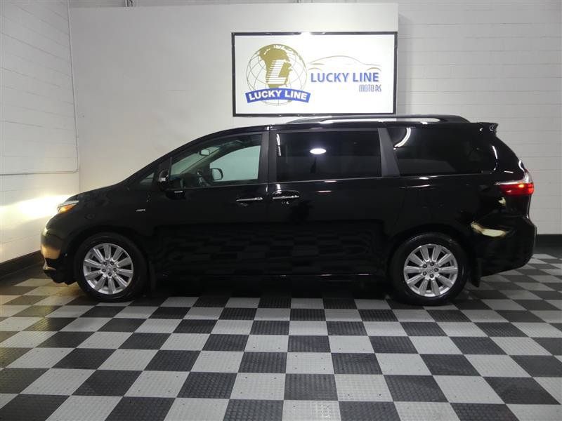 Used 2017 Toyota Sienna Limited Premium AWD/4WD image 7