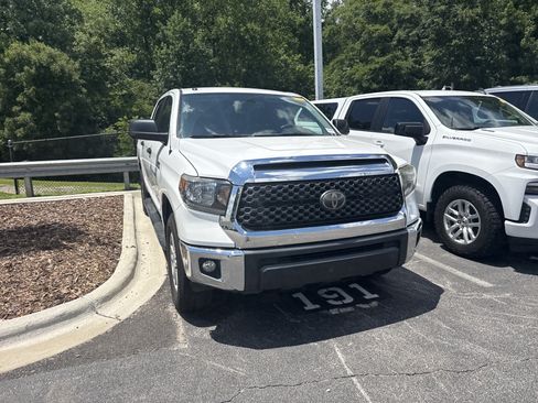 Used 2018 Toyota Tundra SR5 w/ SR5 Upgrade Package RWD image 3