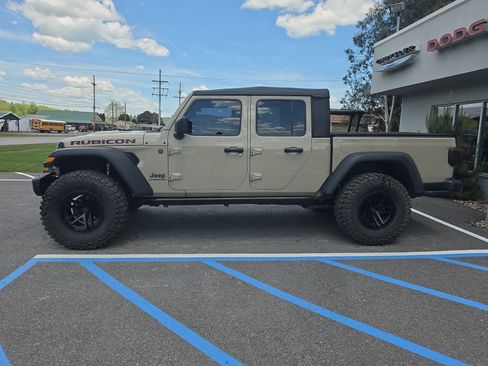 Used 2020 Jeep Gladiator Rubicon w/ LED Lighting Group AWD/4WD image 7
