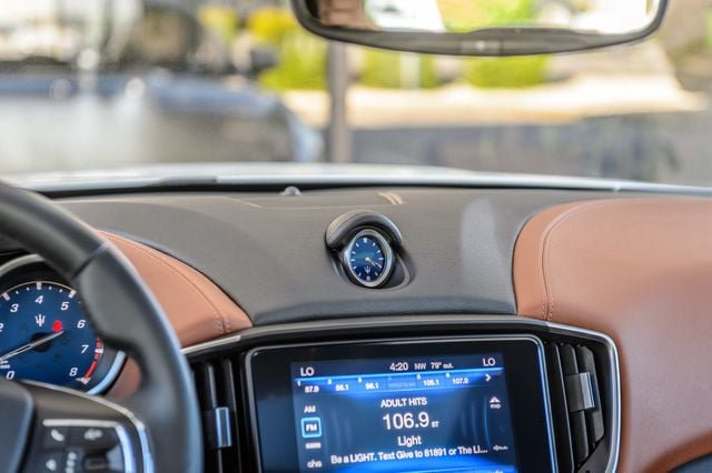 Used 2018 Maserati Ghibli RWD image 32