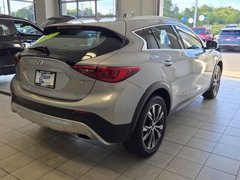Used 2017 INFINITI QX30 Premium w/ Cargo Package image 9