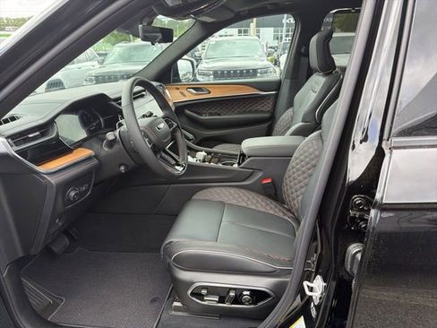 New 2026 Jeep Grand Cherokee Summit w/ Obsidian Package AWD/4WD image 12