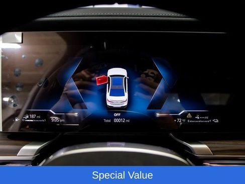 Used 2025 BMW 750e xDrive w/ Executive Package AWD/4WD image 18
