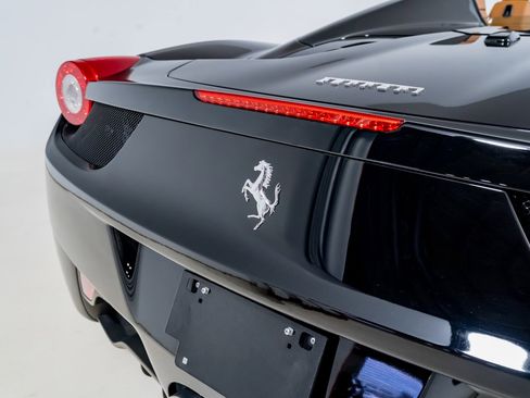 Used 2014 Ferrari 458 Spider image 36