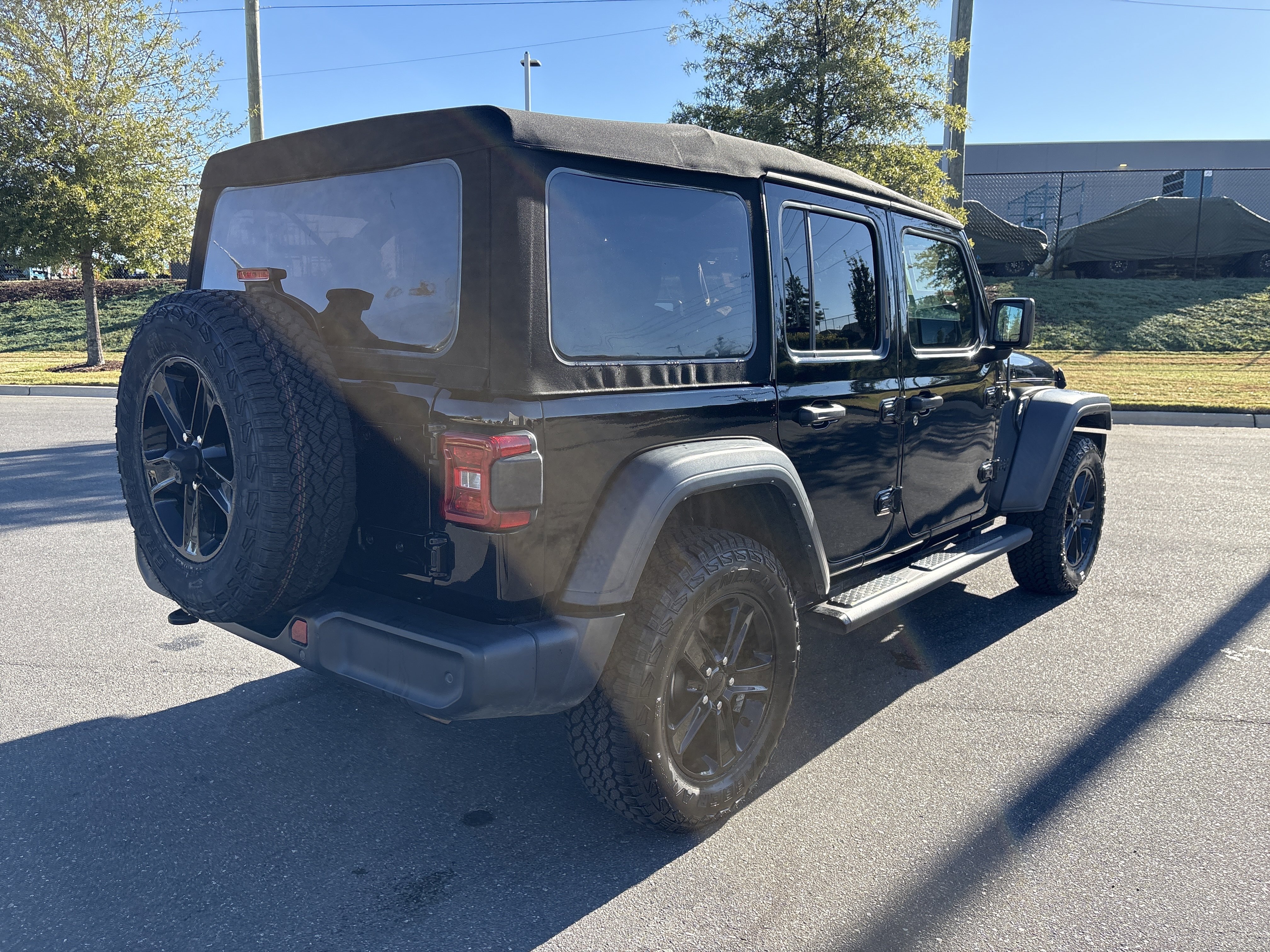 Used 2021 Jeep Wrangler Unlimited Sport AWD/4WD image 9