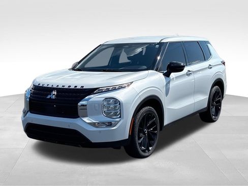 Used 2024 Mitsubishi Outlander SE AWD/4WD image 4