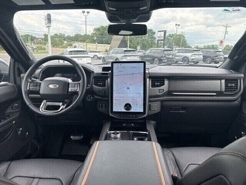 Used 2024 Ford Expedition Max Platinum image 24