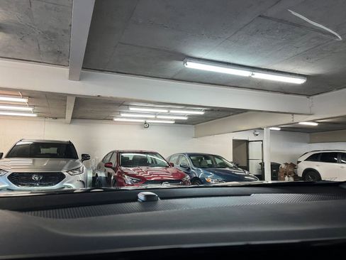 Used 2025 Chevrolet Equinox LT image 18