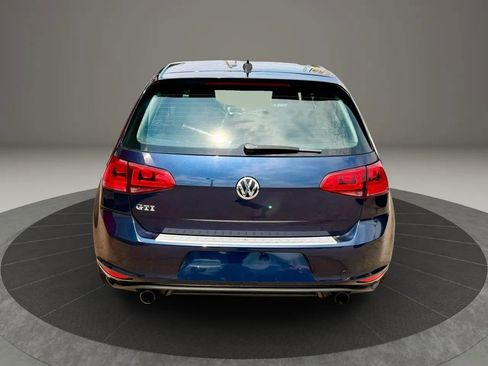Used 2016 Volkswagen Golf 4-Door FWD image 5