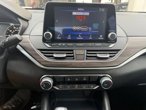 Used 2023 Nissan Altima 2.5 SV FWD image 23