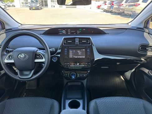 Used 2016 Toyota Prius Two FWD image 11
