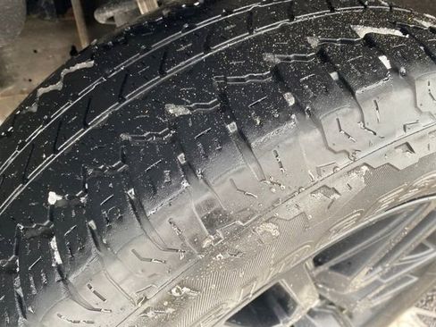 Certified 2020 GMC Sierra 1500 AT4 w/ AT4 Premium Package image 25