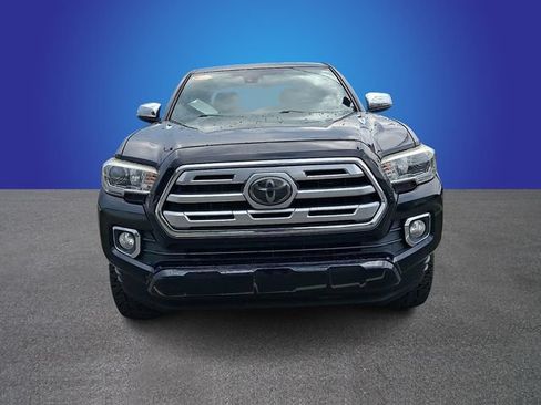Used 2018 Toyota Tacoma Limited AWD/4WD image 2