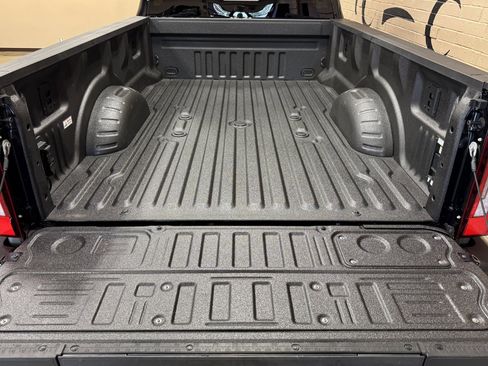 Used 2025 Ford F450 Platinum w/ FX4 Off-Road Package image 7