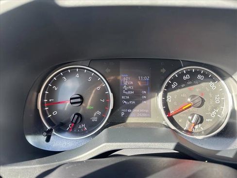 Used 2022 Toyota RAV4 LE image 16