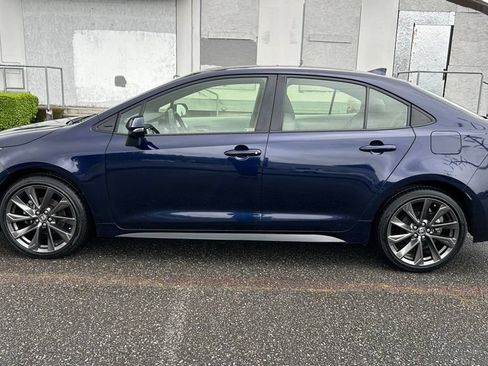 Used 2024 Toyota Corolla SE w/ SE Package FWD image 8
