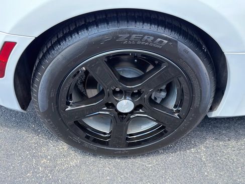 Used 2023 Chevrolet Camaro LT RWD image 13