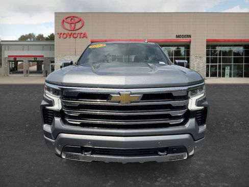 Used 2023 Chevrolet Silverado 1500 High Country w/ Technology Package AWD/4WD image 2