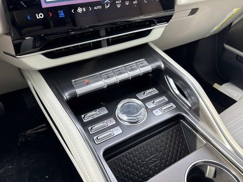 New 2026 Lincoln Nautilus Reserve AWD/4WD image 32