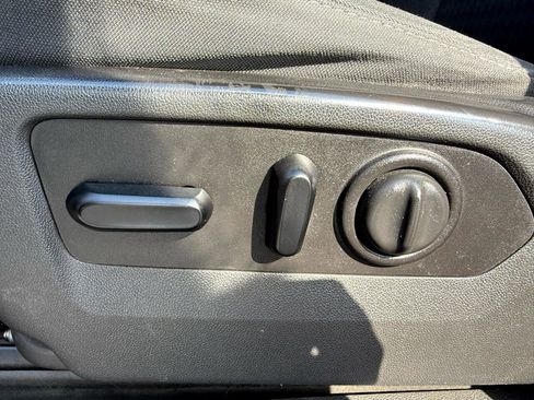 Used 2020 Chevrolet Silverado 1500 LT Trail Boss w/ Convenience Package image 12