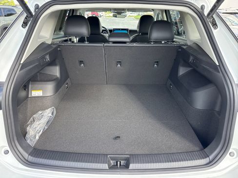 Certified 2025 Volkswagen Tiguan SE AWD/4WD image 24