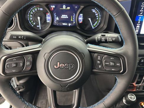 Used 2024 Jeep Wrangler Unlimited Rubicon 4xe AWD/4WD image 16