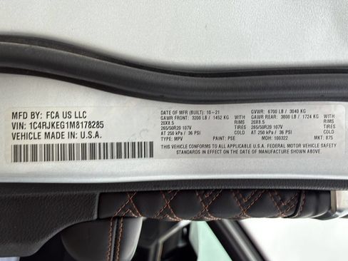 Used 2021 Jeep Grand Cherokee L Summit w/ Luxury Tech Group V AWD/4WD image 45