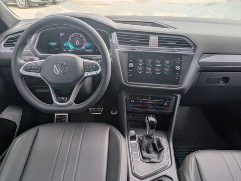 Used 2023 Volkswagen Tiguan SE R-Line FWD image 31